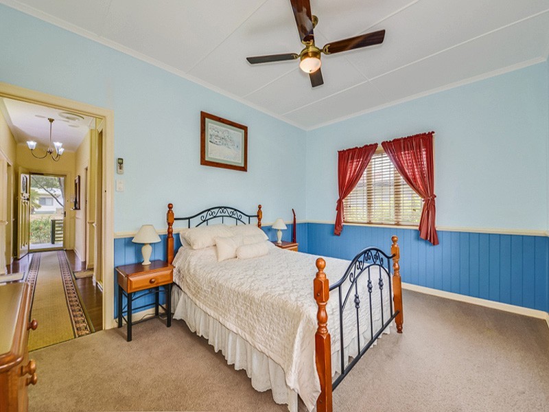 64 Shields Street, Redcliffe QLD 4020