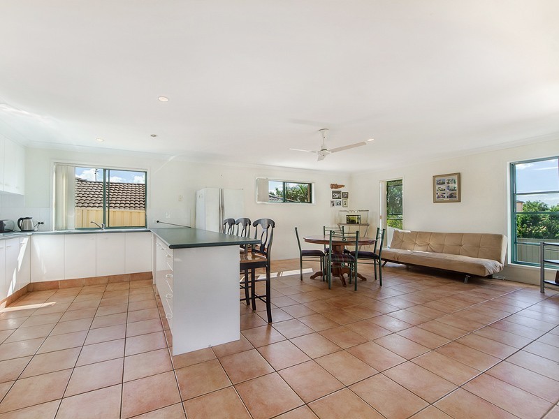 8 Zeller Crescent, Arundel QLD 4214
