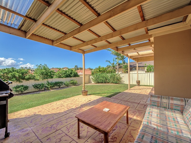 8 Zeller Crescent, Arundel QLD 4214