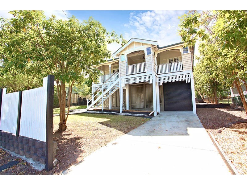 9 The Promenade, Camp Hill QLD 4152