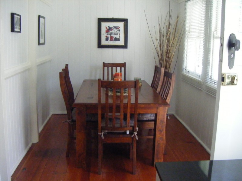 9 The Promenade, Camp Hill QLD 4152