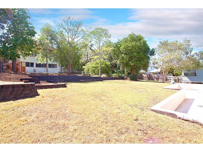 9 The Promenade, Camp Hill QLD 4152