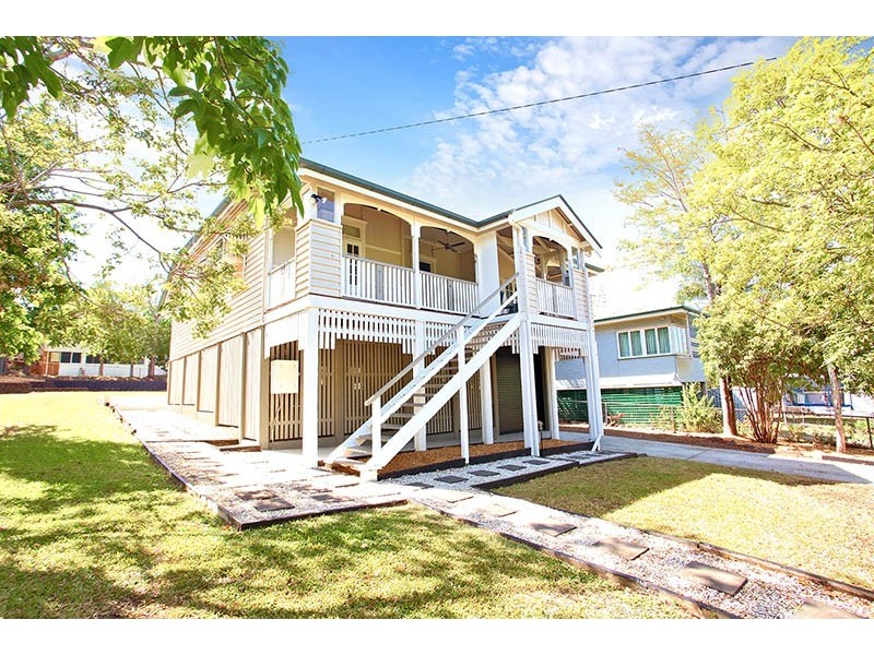 9 The Promenade, Camp Hill QLD 4152