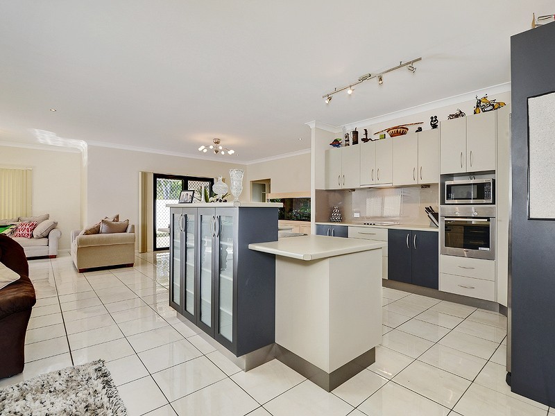 3 Skandia Court, Newport QLD 4020