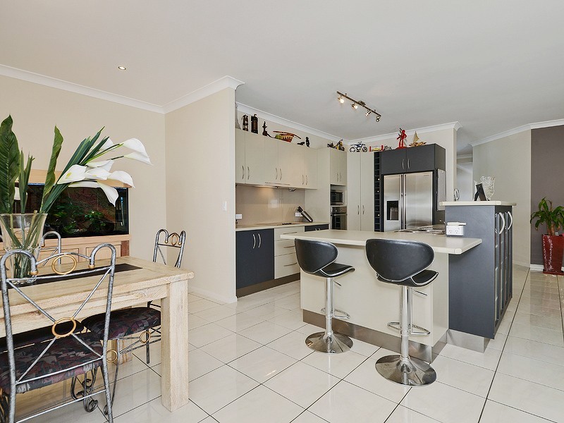 3 Skandia Court, Newport QLD 4020