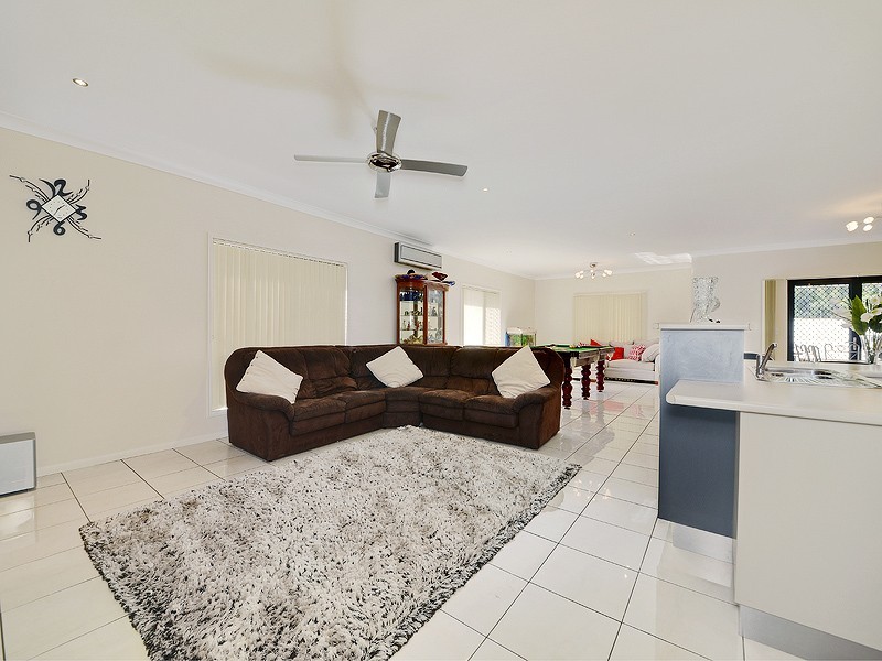 3 Skandia Court, Newport QLD 4020