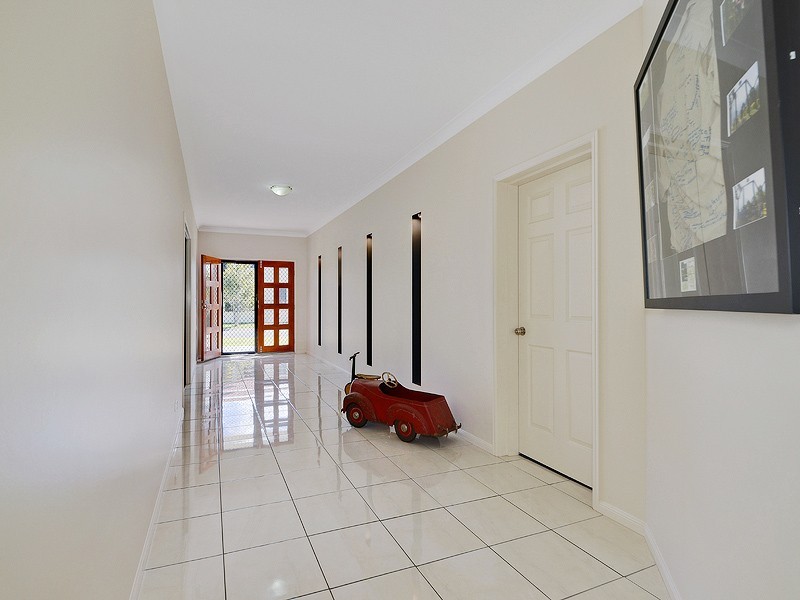 3 Skandia Court, Newport QLD 4020