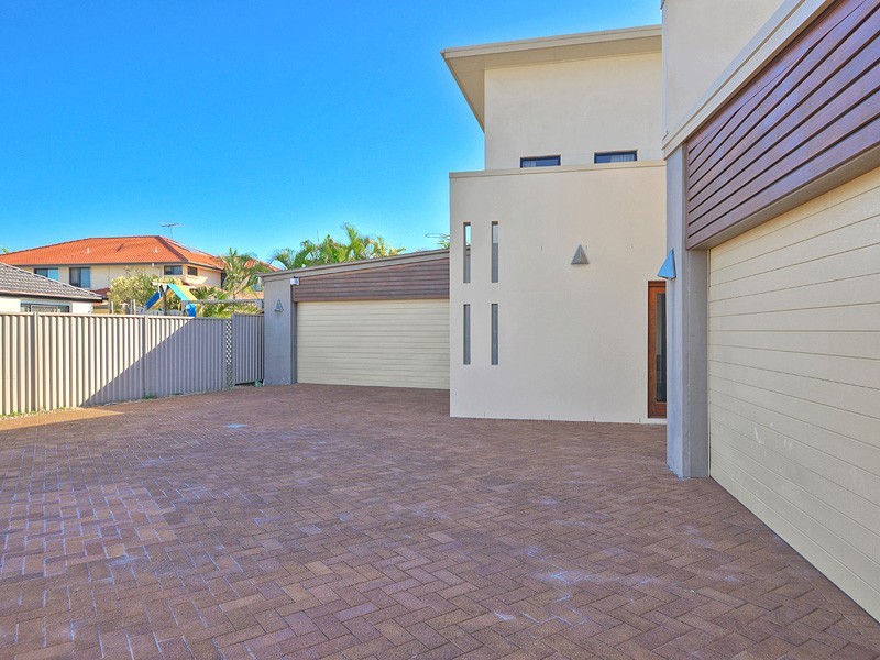29 Aurora Place, Newport QLD 4020
