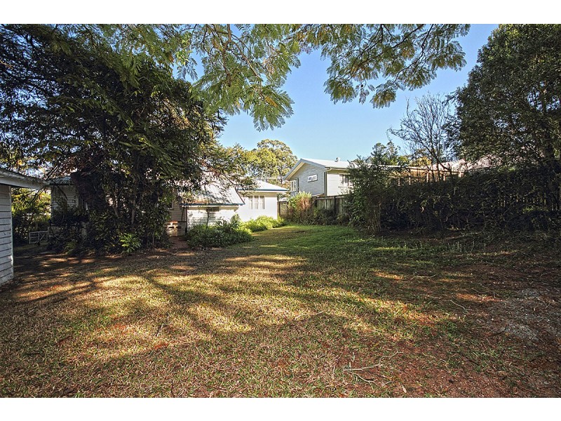 24 Napier Street, St Lucia QLD 4067