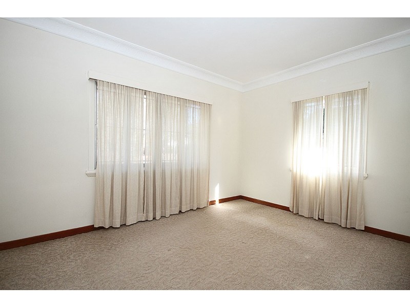 24 Napier Street, St Lucia QLD 4067
