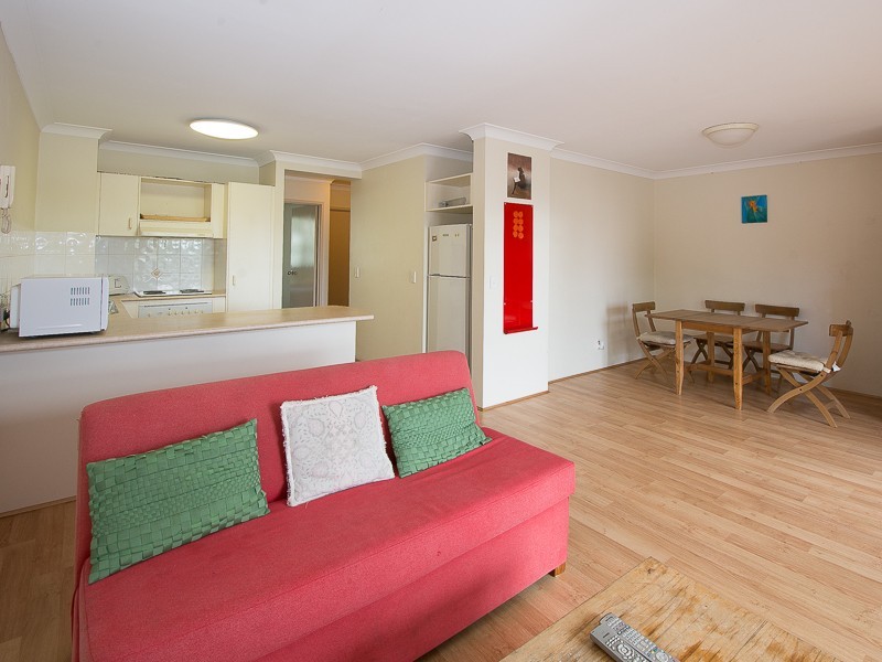 49/45 Pohlman Street, Southport QLD 4215