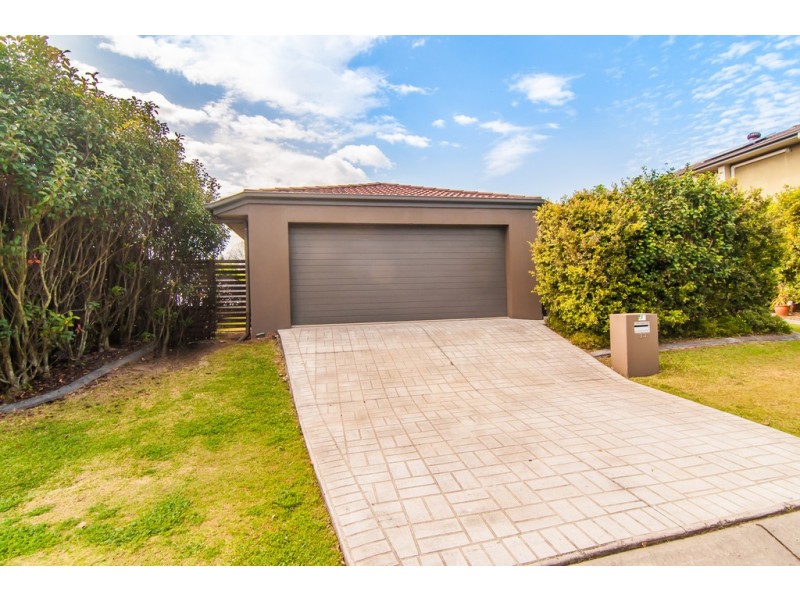 33 Macaranga Crescent, Carseldine QLD 4034