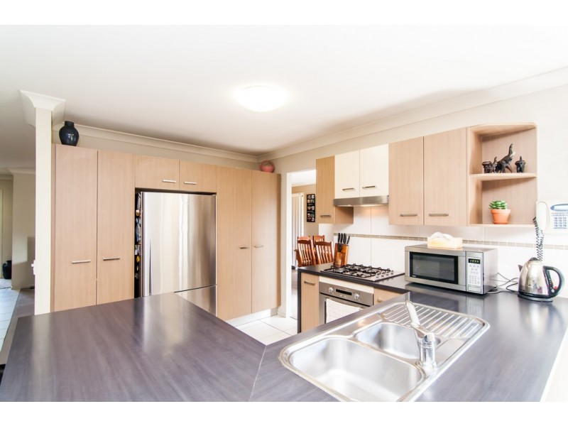 33 Macaranga Crescent, Carseldine QLD 4034