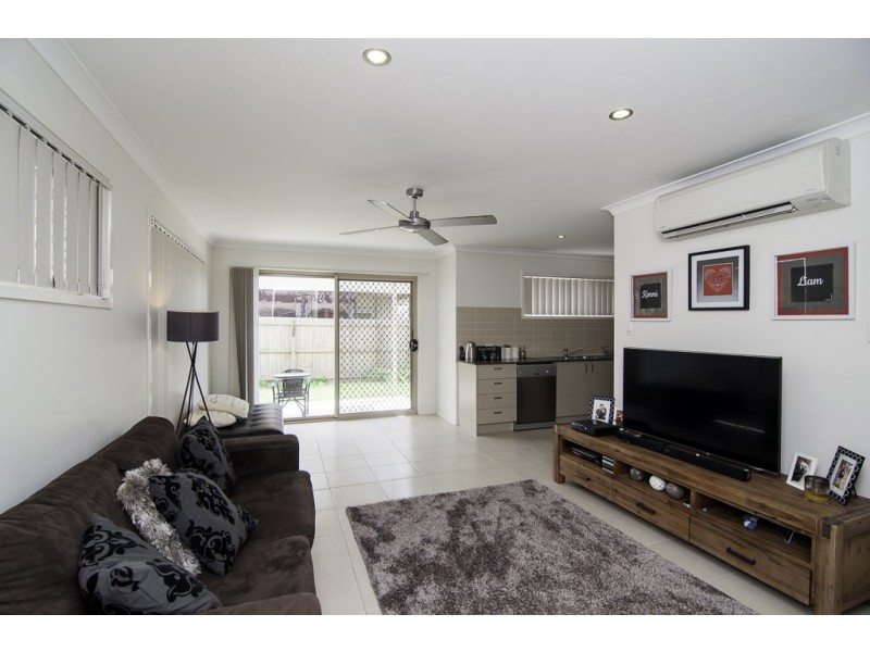 1 and 2/9 River Breeze Drive, Griffin QLD 4503