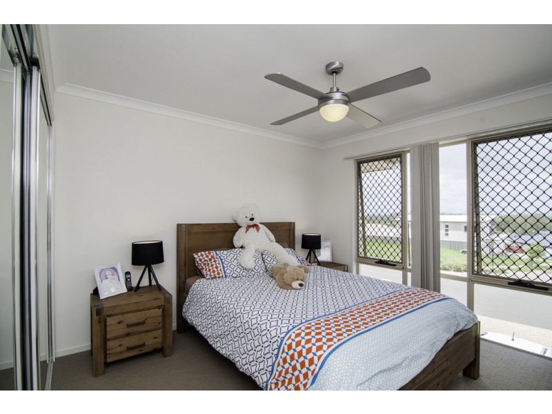 1 and 2/9 River Breeze Drive, Griffin QLD 4503