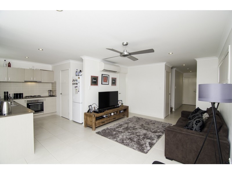1 and 2/9 River Breeze Drive, Griffin QLD 4503