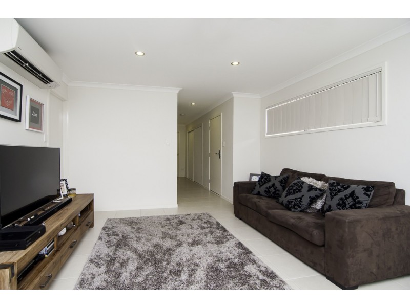 1 and 2/9 River Breeze Drive, Griffin QLD 4503