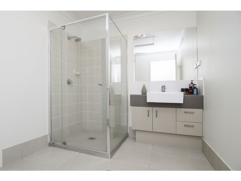 1 and 2/9 River Breeze Drive, Griffin QLD 4503