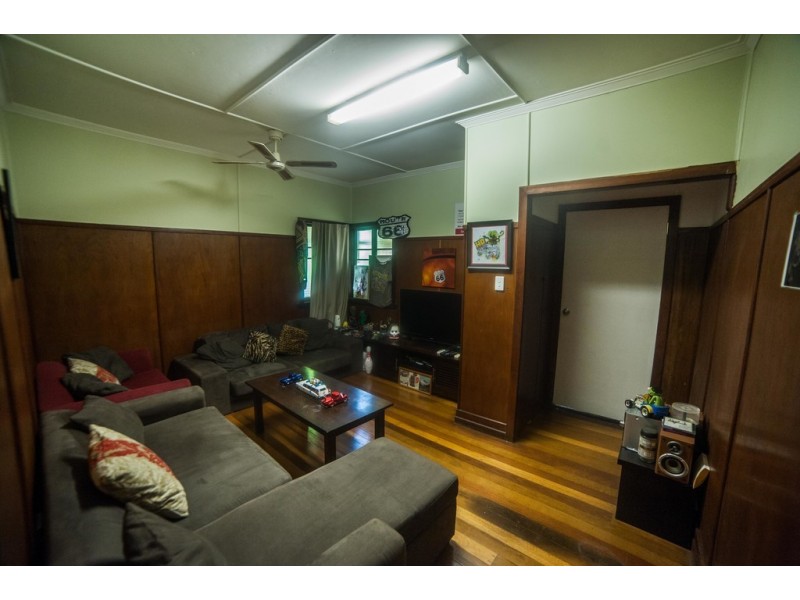 15 Station Road, Riverview QLD 4303