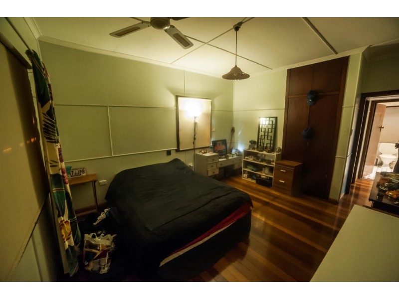 15 Station Road, Riverview QLD 4303