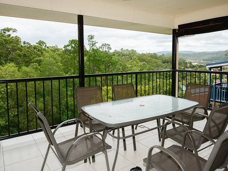 55 Manra Way, Pacific Pines QLD 4211