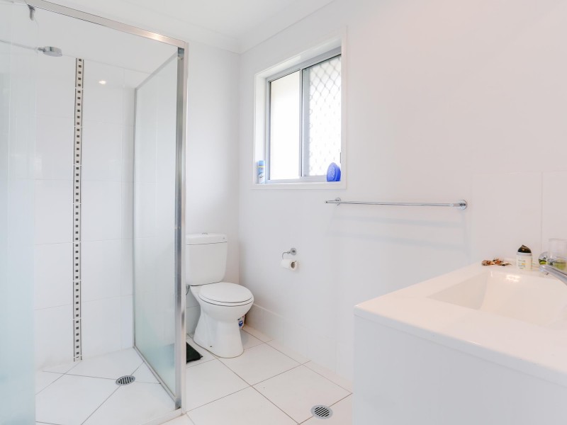 1 and 2/11 Thistle Street, Upper Caboolture QLD 4510