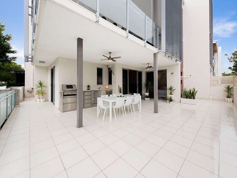 18 Barramul Street, Bulimba QLD 4171