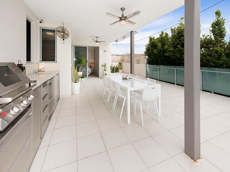 18 Barramul Street, Bulimba QLD 4171