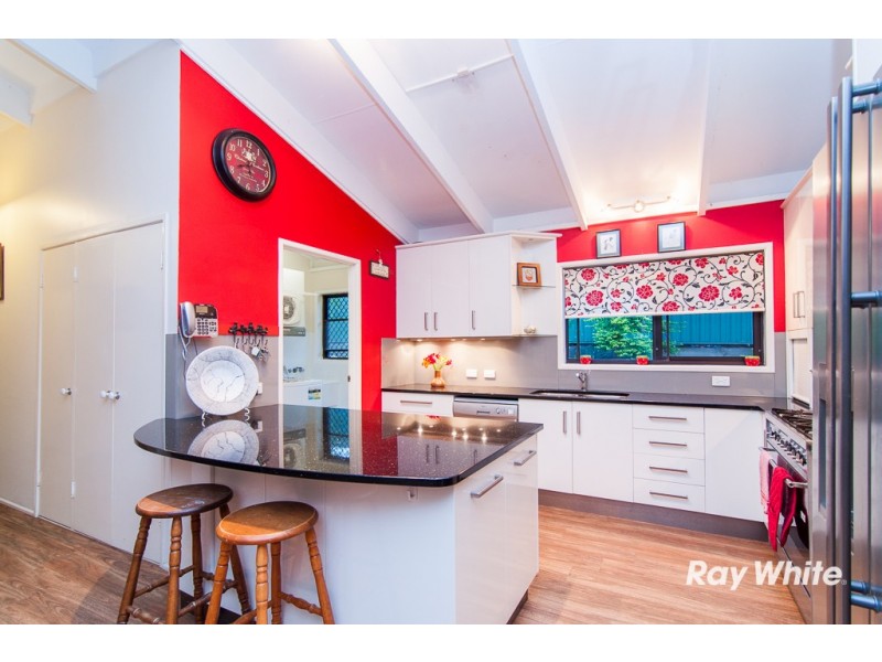 27 Mazzard Street, Bellbowrie QLD 4070