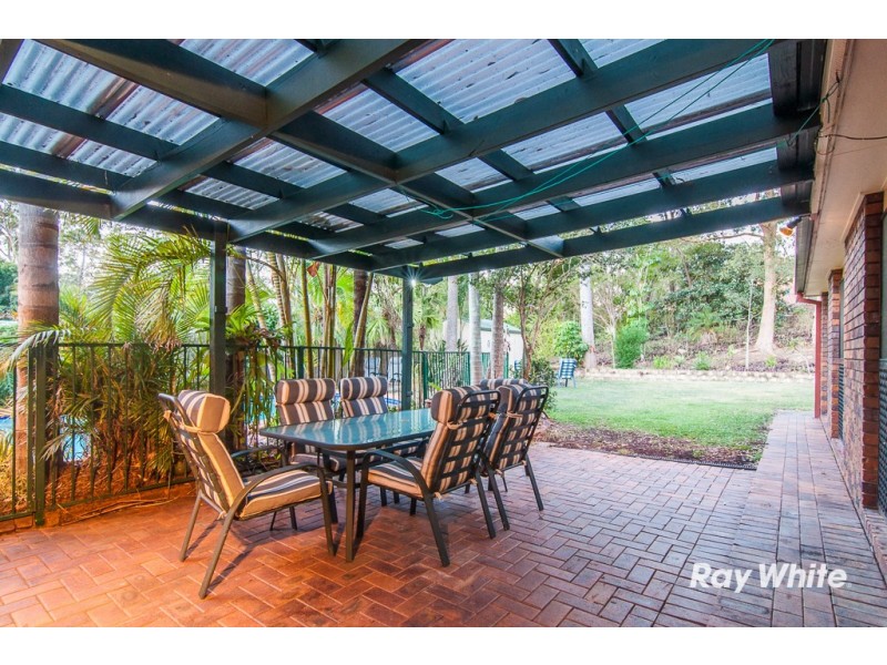 27 Mazzard Street, Bellbowrie QLD 4070