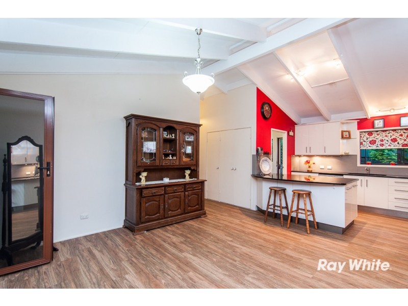 27 Mazzard Street, Bellbowrie QLD 4070