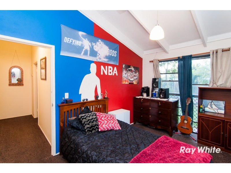 27 Mazzard Street, Bellbowrie QLD 4070