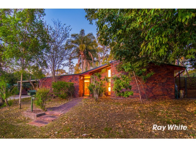 27 Mazzard Street, Bellbowrie QLD 4070