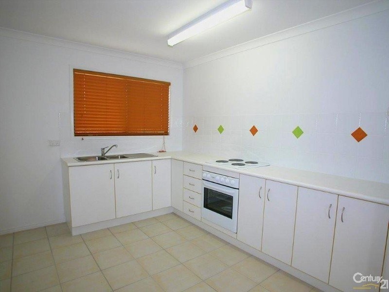 33 Butler St, New Auckland QLD 4680