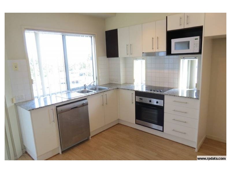 4/20 Tourangeau Crescent, Varsity Lakes QLD 4227