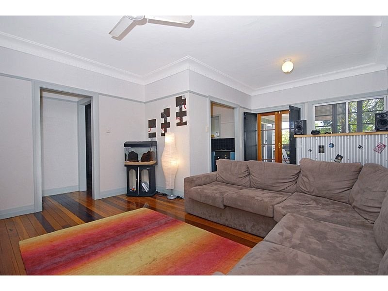 93 Agnew Street, Norman Park QLD 4170