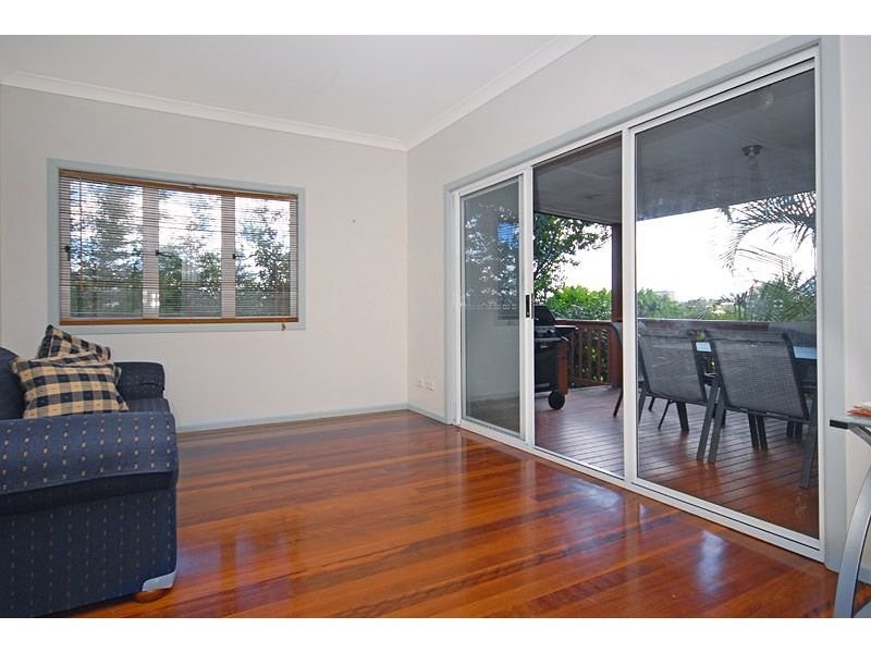 93 Agnew Street, Norman Park QLD 4170