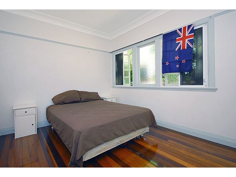 93 Agnew Street, Norman Park QLD 4170
