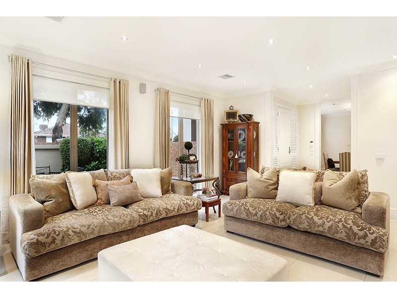2 Walsh Street, Coburg VIC 3058