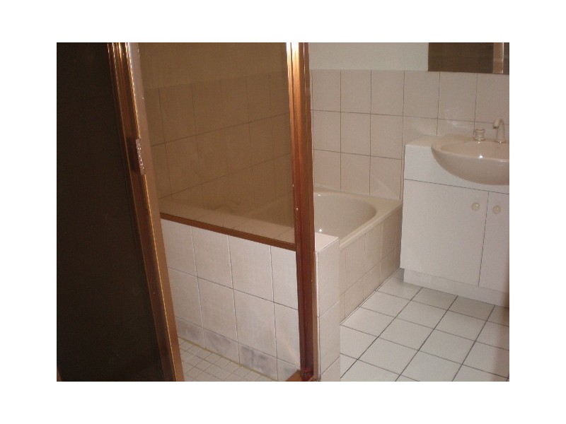 1/36 The Grove, Coburg VIC 3058