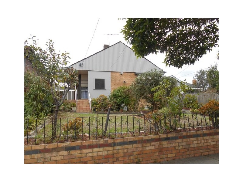 42 Summerhill Road, Reservoir VIC 3073