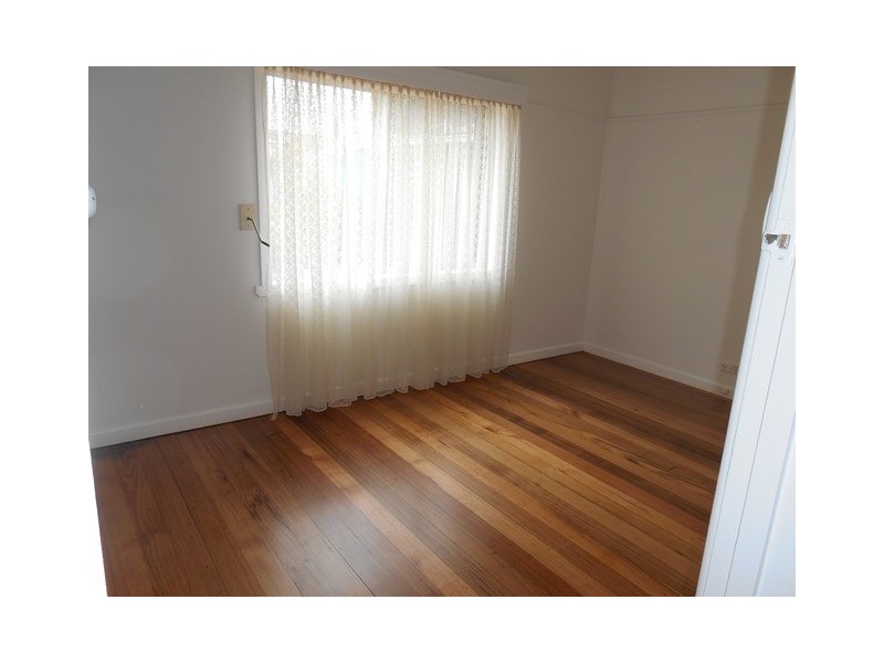 42 Summerhill Road, Reservoir VIC 3073