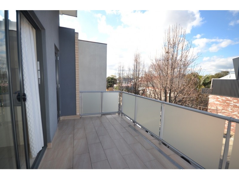 4/399-401 Albion Street, Brunswick VIC 3056