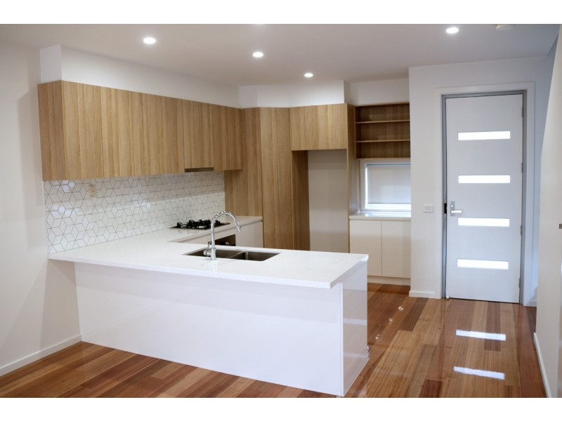 2/2 Barb Street, Maribyrnong VIC 3032