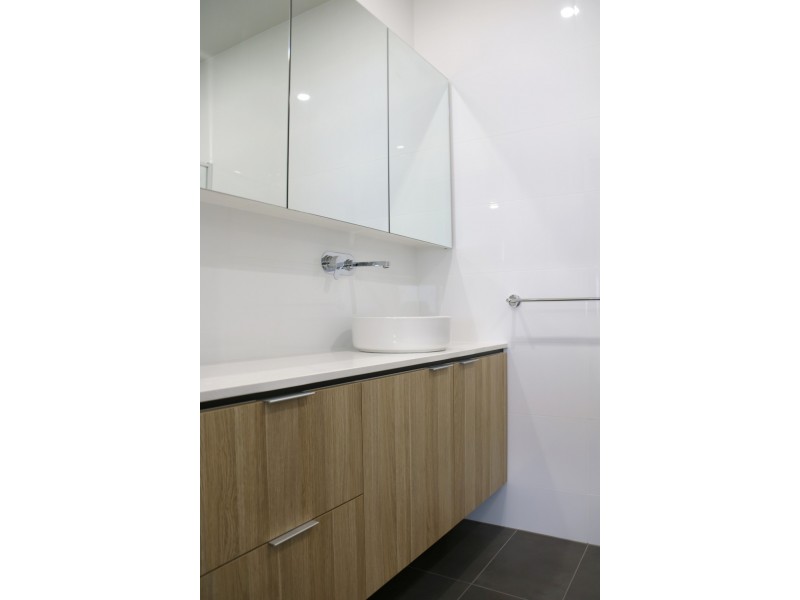 2/2 Barb Street, Maribyrnong VIC 3032