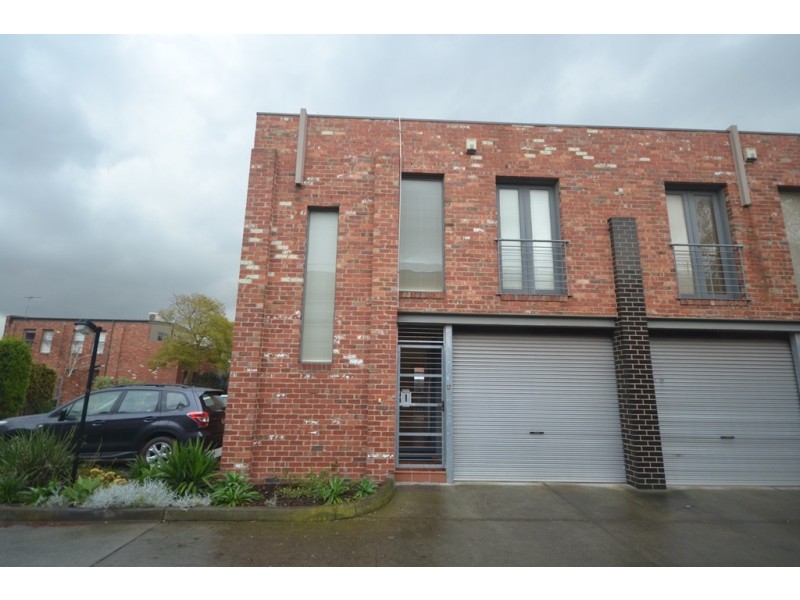 12 Rope Walk, Brunswick VIC 3056
