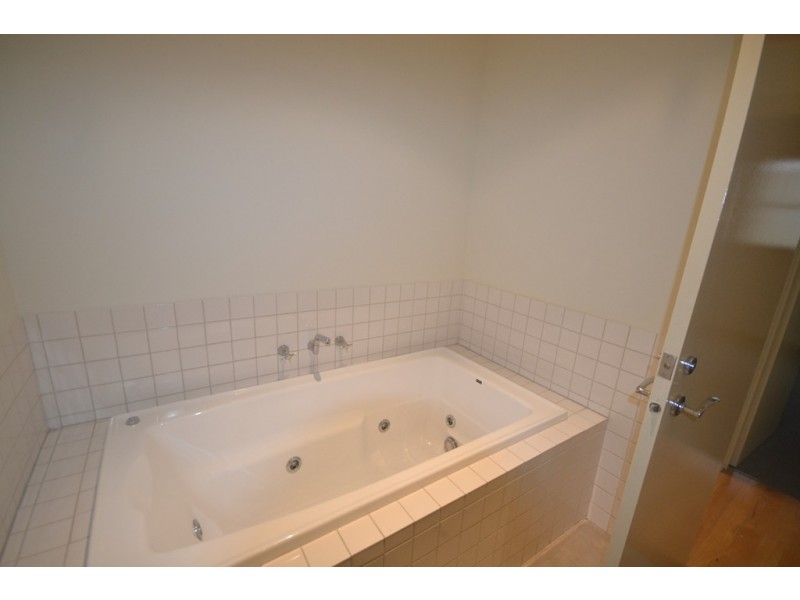 12 Rope Walk, Brunswick VIC 3056