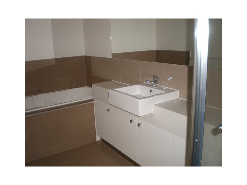 10/110 Moore Street, Coburg VIC 3058