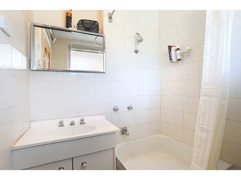 4/3 Allard Street, Brunswick West VIC 3055