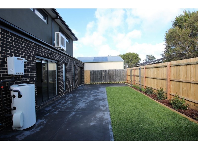 2/5 Ameily Crescent, Reservoir VIC 3073